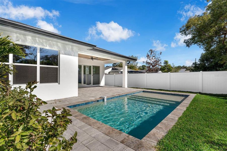 Exterior details and patio area of a home in , Orlando (Image 30).