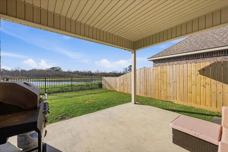 Exterior details and patio area of a home in , Orange (Image 27).