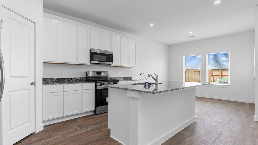 Furnished interior view inside a new home in Evergreen, Rosenberg (Image 7).