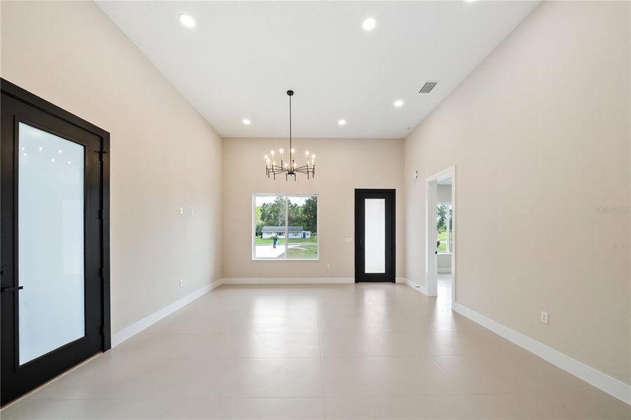 Spacious, unfurnished interior of a new home in , Ocala (Image 18).