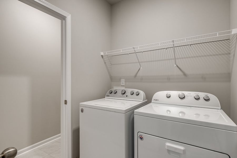 Representative interior finishes for a home built from the Reynolds by Beazer Homes in Marshfield: Signature Collection, Longs (Image 15). Representative interior finishes for a home built from the Reynolds by Beazer Homes in Marshfield: Signature Collection, Longs (Image 15).