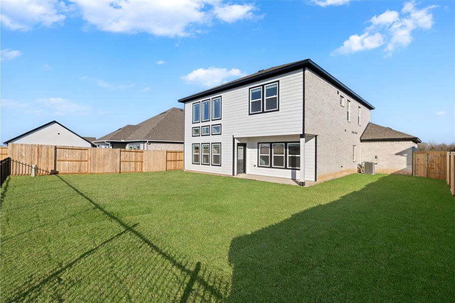 Exterior details and patio area of a home in , Manvel (Image 4).