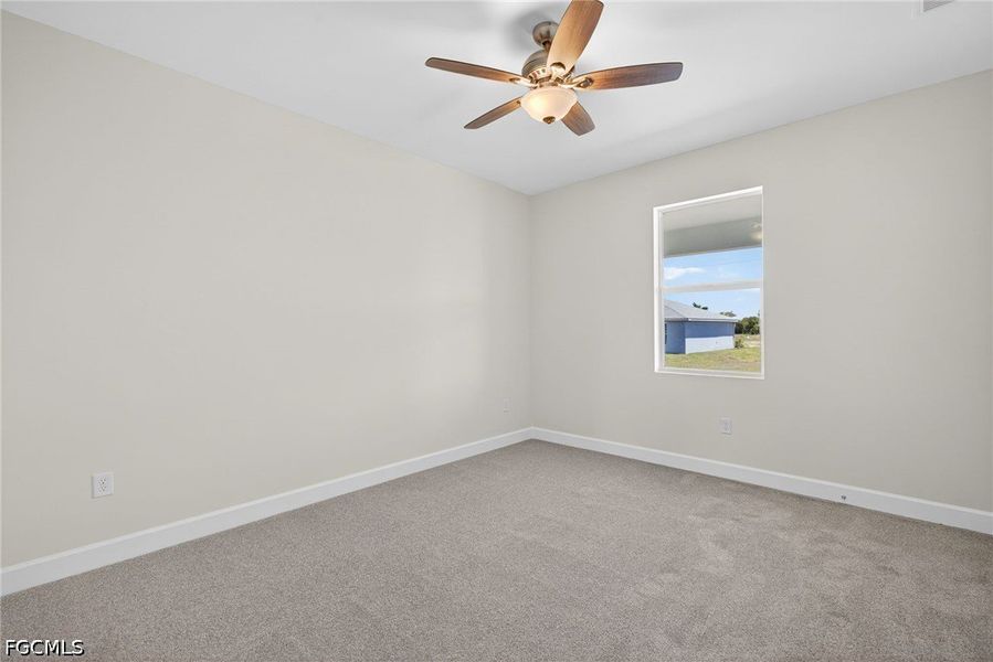 Spacious, unfurnished interior of a new home in Cape Coral, Cape Coral (Image 17).