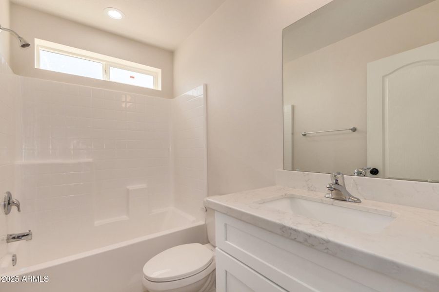 32 - Carver 32 - Carver