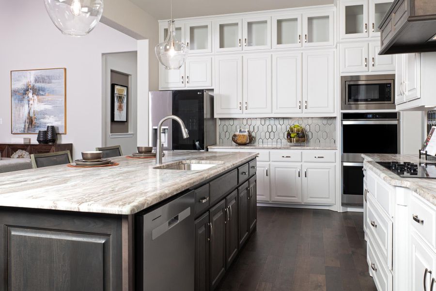 Kitchen | Concept 3141 at Hidden Creek Estates in Van Alstyne, TX by Landsea Homes