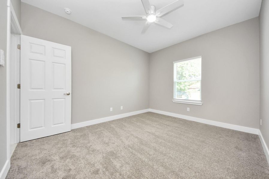 Spacious, unfurnished interior of a new home in , Baytown (Image 15).