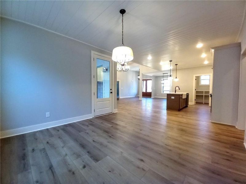 Spacious, unfurnished interior of a new home in , Temple (Image 49).