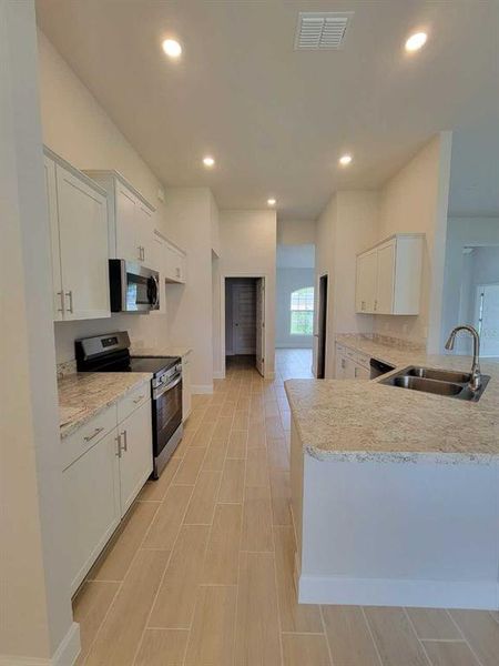 Furnished interior view inside a new home in Marion Oaks, Ocala (Image 6). Furnished interior view inside a new home in Marion Oaks, Ocala (Image 6).