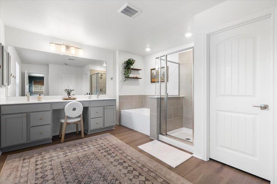 Furnished interior view inside a new home in , Austin (Image 26). Furnished interior view inside a new home in , Austin (Image 26).