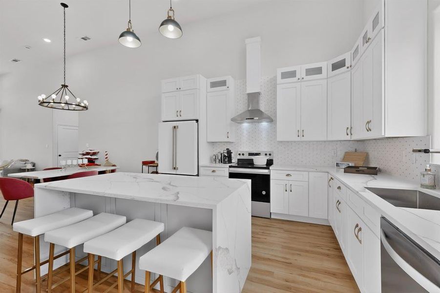 Furnished interior view inside a new home in , Granbury (Image 8).