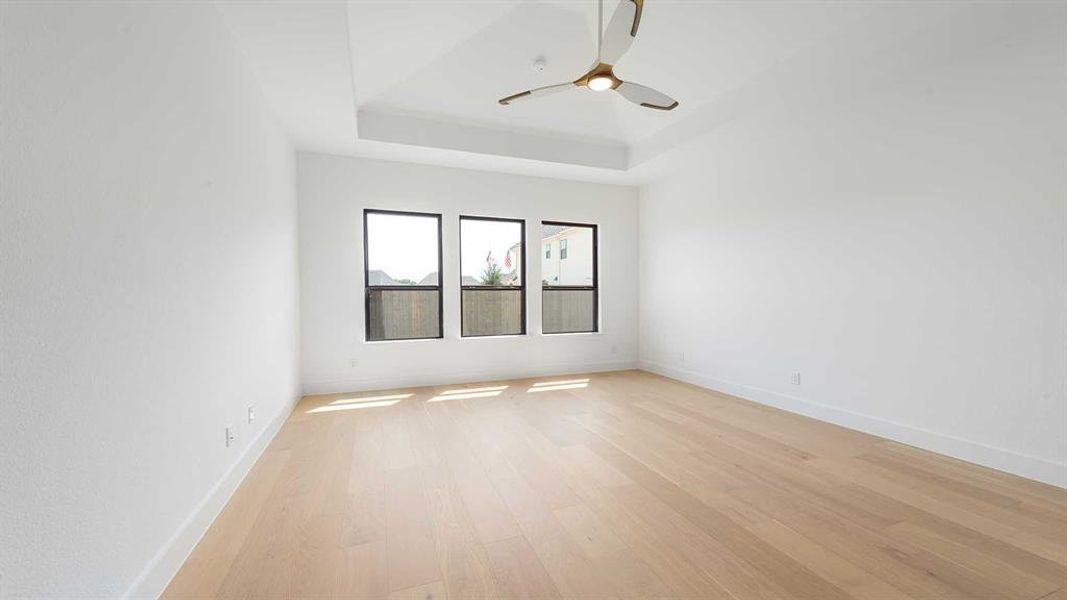 Spacious, unfurnished interior of a new home in Adkins Park 70', Hurst (Image 21).