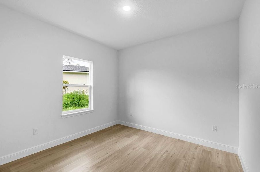 Spacious, unfurnished interior of a new home in , Ocala (Image 30).