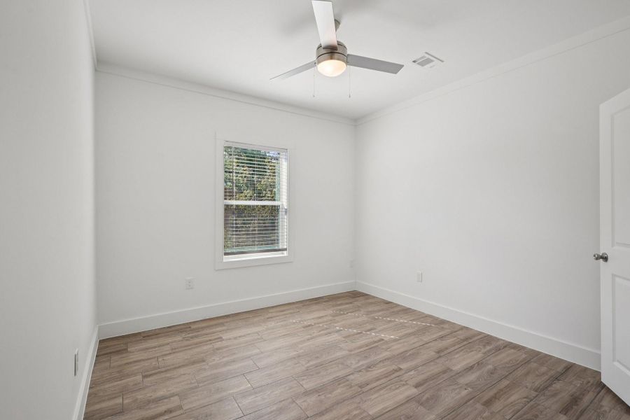 Spacious, unfurnished interior of a new home in , Houston (Image 10).