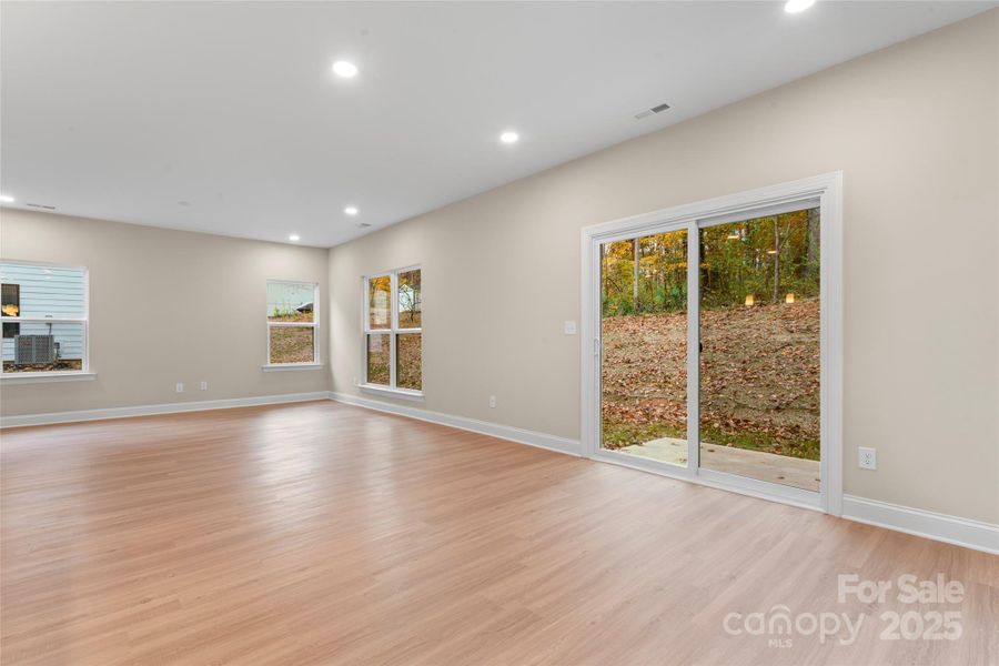 Spacious, unfurnished interior of a new home in , Charlotte (Image 13).