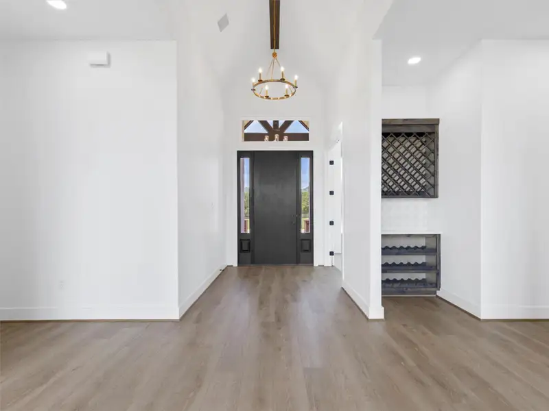 Spacious, unfurnished interior of a new home in , Smithville (Image 10).