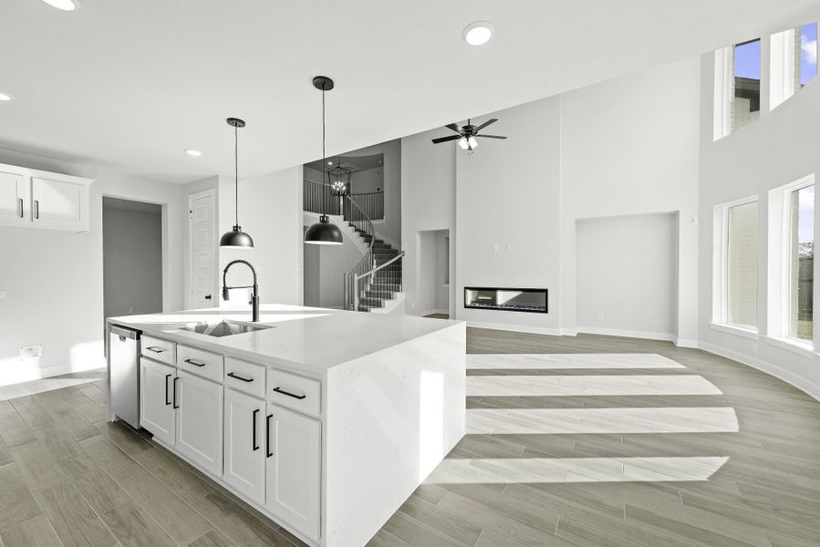 Representative image. Features, specifications, selections and colors may vary. Representative image. Features, specifications, selections and colors may vary.