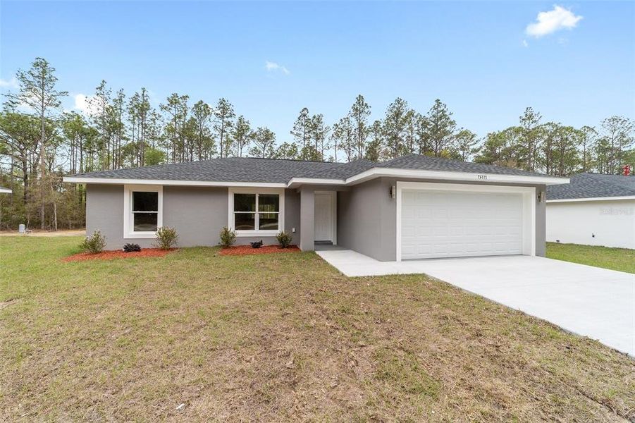 Exterior details and patio area of a home in , Ocala (Image 18).