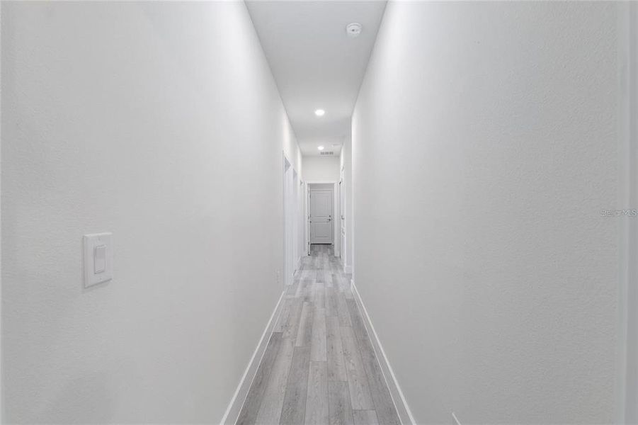 Spacious, unfurnished interior of a new home in , Ocala (Image 22).