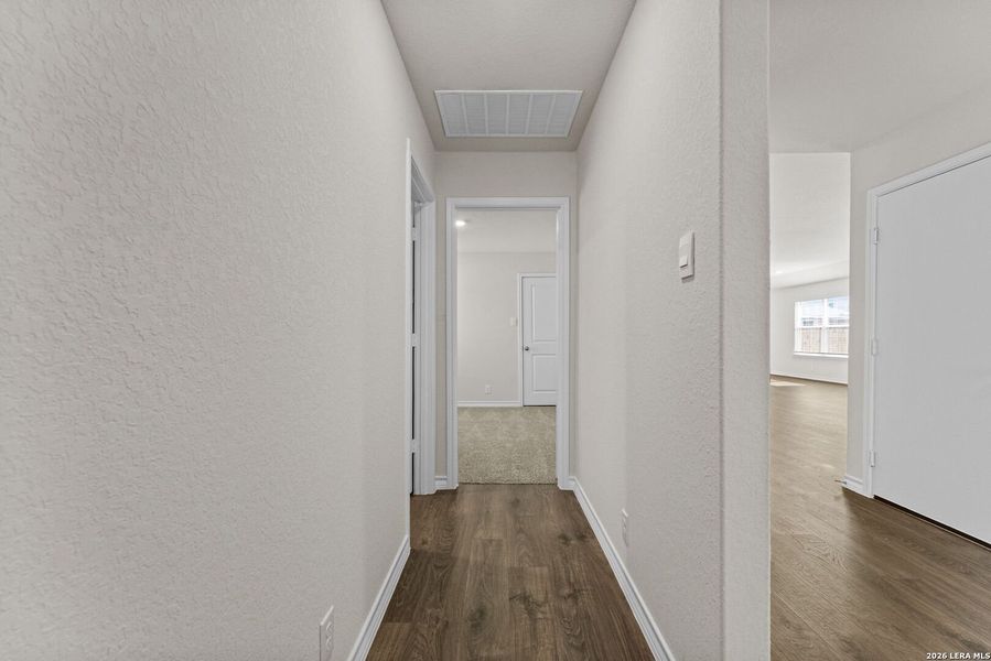 Spacious, unfurnished interior of a new home in Steele Creek, Cibolo (Image 18).