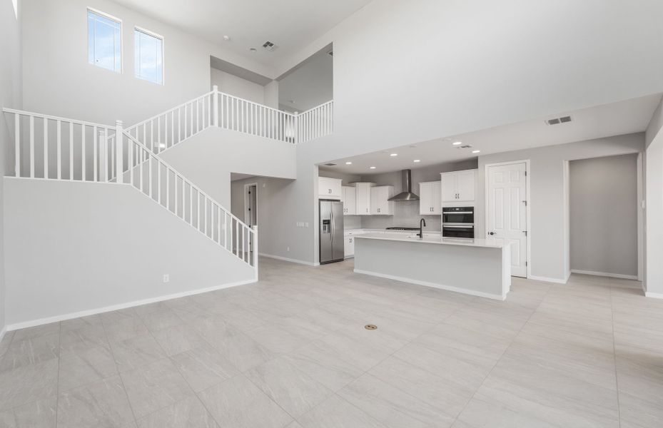 Spacious, unfurnished interior of a new home in Soleo, San Tan Valley (Image 25).