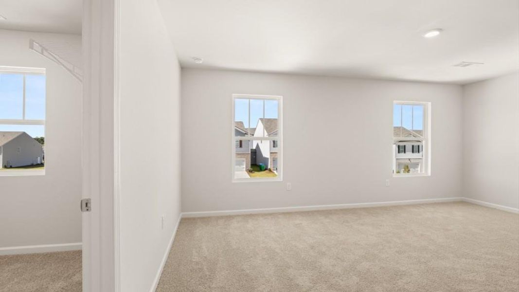Spacious, unfurnished interior of a new home in Rolling Meadows, Jasper (Image 19).