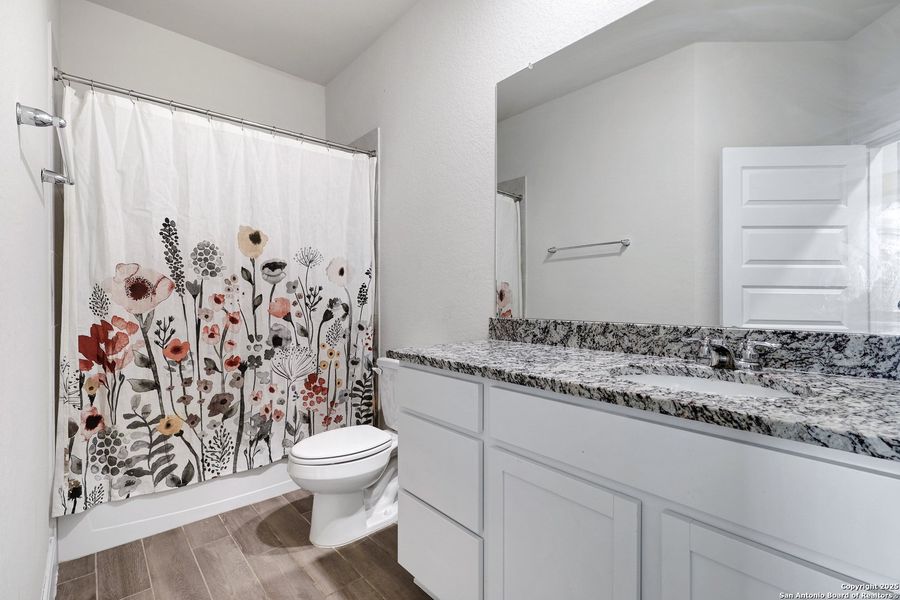 Furnished interior view inside a new home in Steele Creek, Cibolo (Image 6).