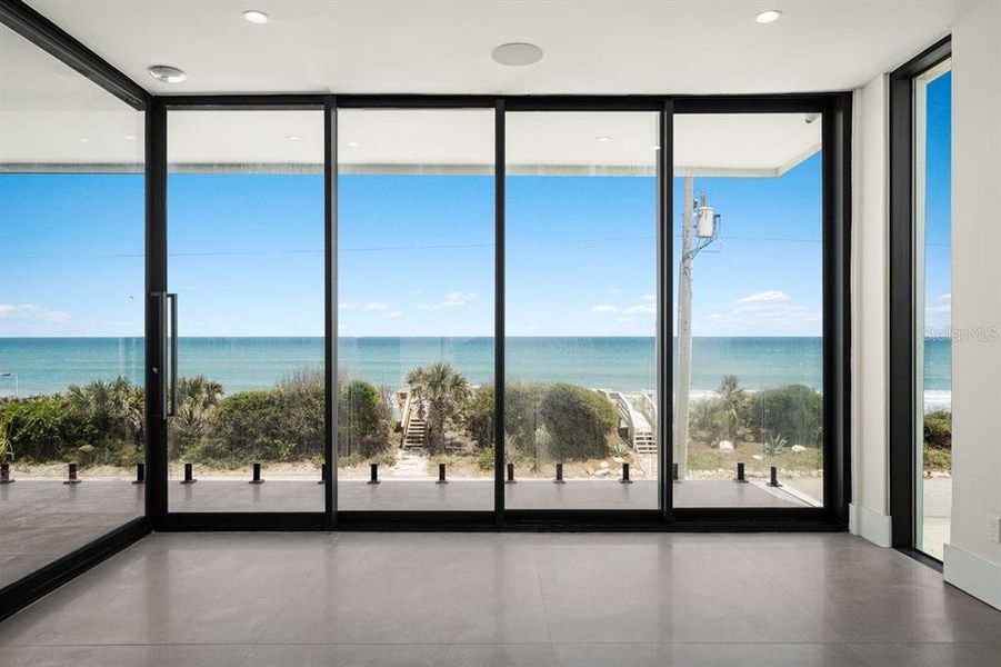 Spacious, unfurnished interior of a new home in , New Smyrna Beach (Image 61).
