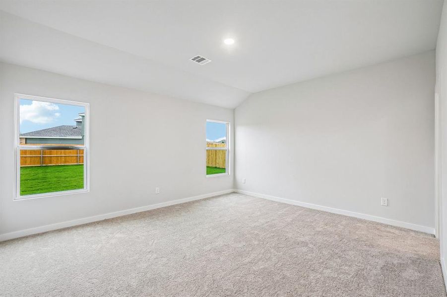 Spacious, unfurnished interior of a new home in Middlefield Village, Dallas (Image 17).