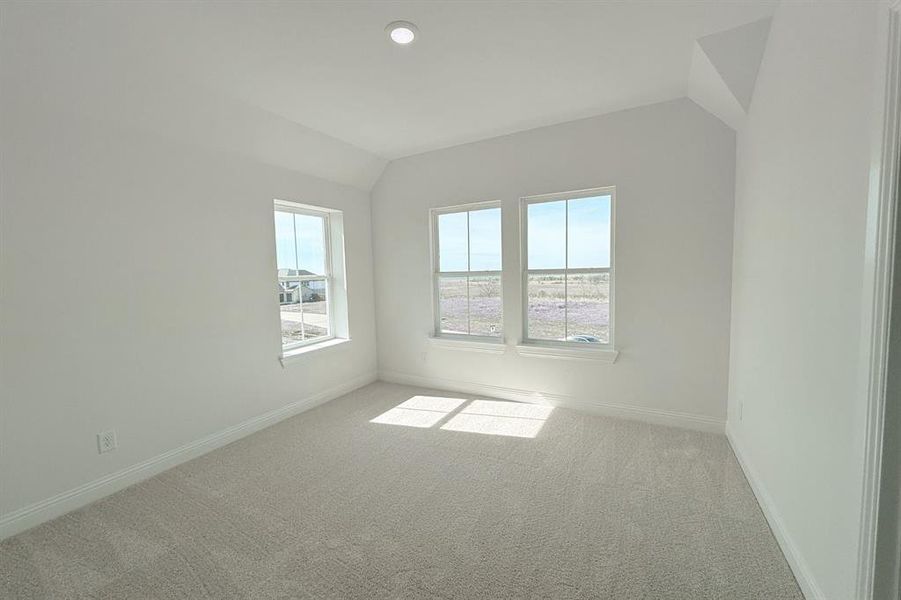 Spacious, unfurnished interior of a new home in Polo Ridge, Mesquite (Image 18).