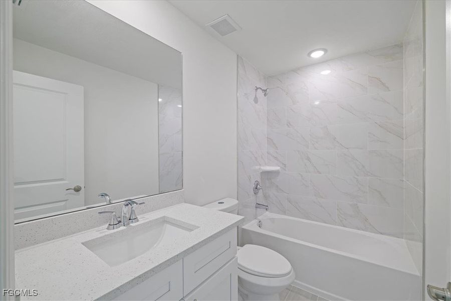 Furnished interior view inside a new home in Cape Coral, Cape Coral (Image 14).