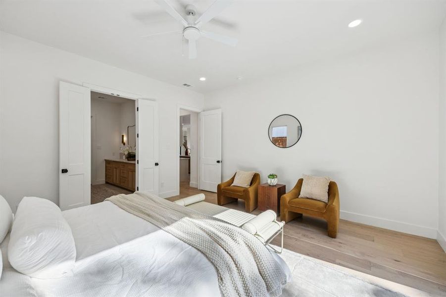 Furnished interior view inside a new home in , Dallas (Image 15). Furnished interior view inside a new home in , Dallas (Image 15).