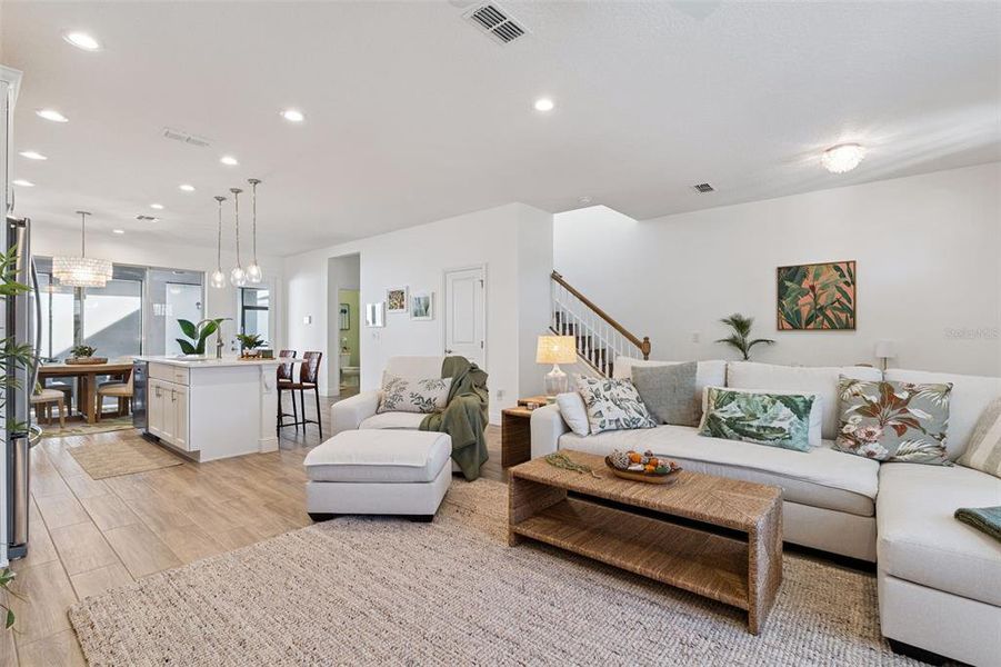 Furnished interior view inside a new home in , Winter Garden (Image 9).