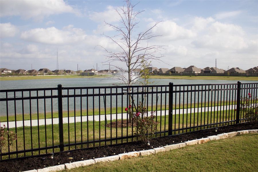 Community amenities in , Manvel (Image 7).