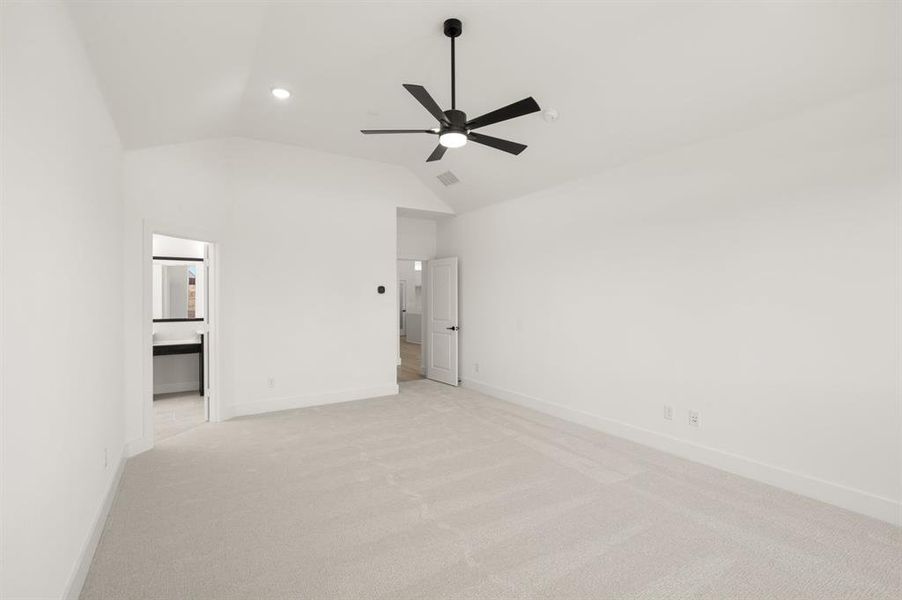 Spacious, unfurnished interior of a new home in Shady Valley Estates, Midlothian (Image 20).