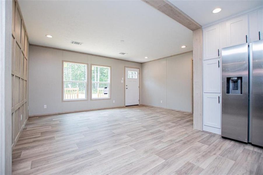 Spacious, unfurnished interior of a new home in , Temple (Image 23).