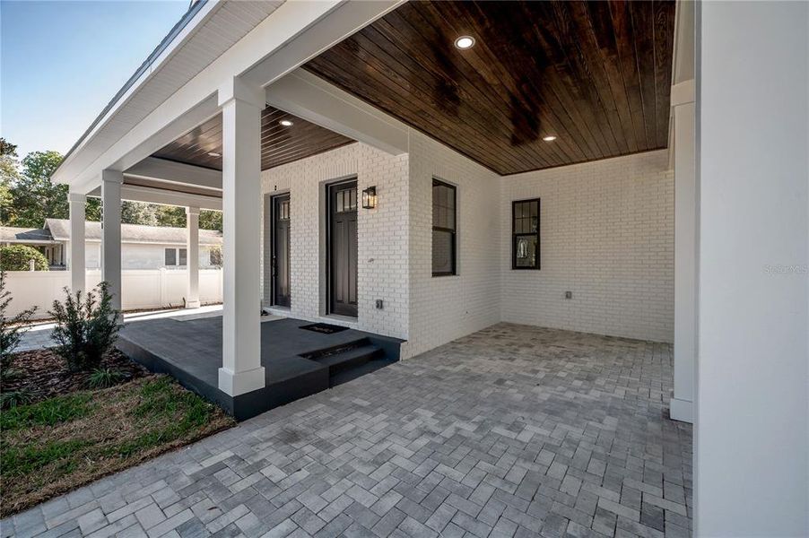 Exterior details and patio area of a home in , Tampa (Image 26).