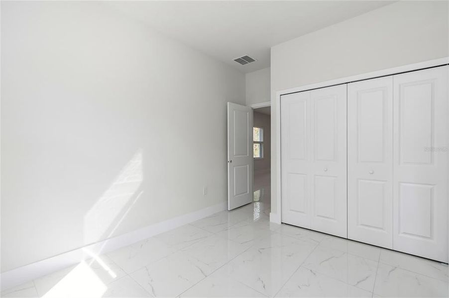 Spacious, unfurnished interior of a new home in , Ocala (Image 26).