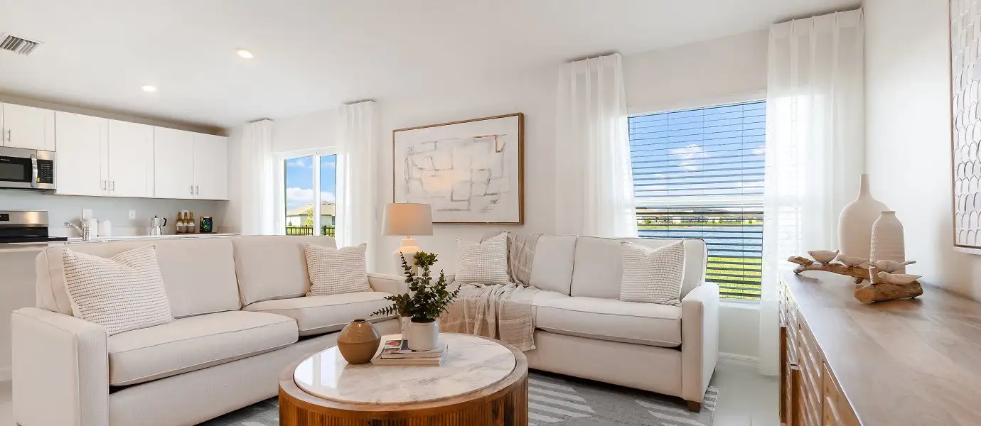 Florida CORE N002 Bloom Family 1of4 F1 Base7