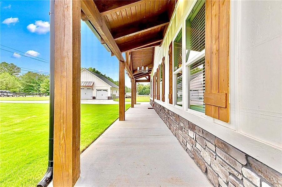 Exterior details and patio area of a home in , Bremen (Image 2).