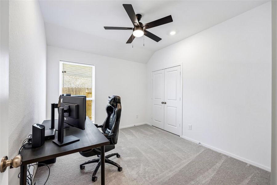 Furnished interior view inside a new home in Lago Mar, Texas City (Image 7).