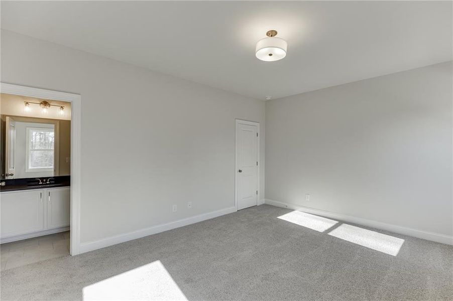 Spacious, unfurnished interior of a new home in , Bishop (Image 56).