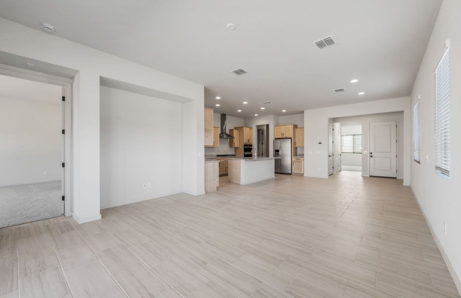 Spacious, unfurnished interior of a new home in Regent Hills - Meadow Series, Buckeye (Image 17). Spacious, unfurnished interior of a new home in Regent Hills - Meadow Series, Buckeye (Image 17).