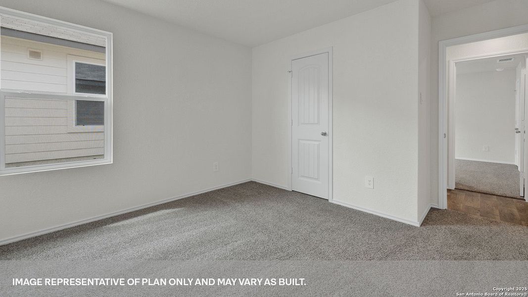 Spacious, unfurnished interior of a new home in Arroyo Ranch, Seguin (Image 12).