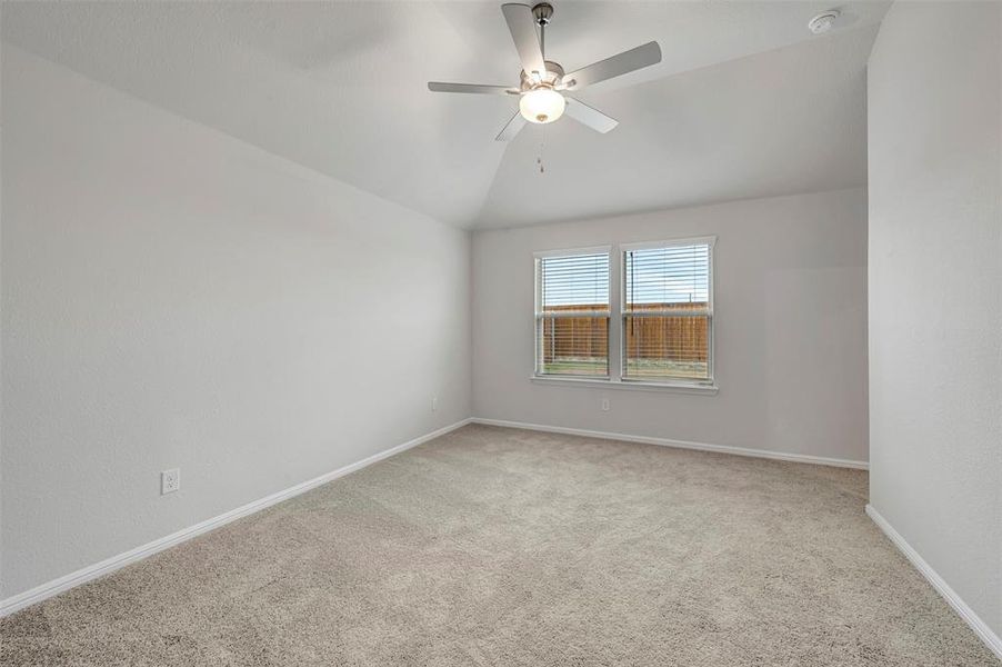 Spacious, unfurnished interior of a new home in Mobberly Farms, Pilot Point (Image 32).