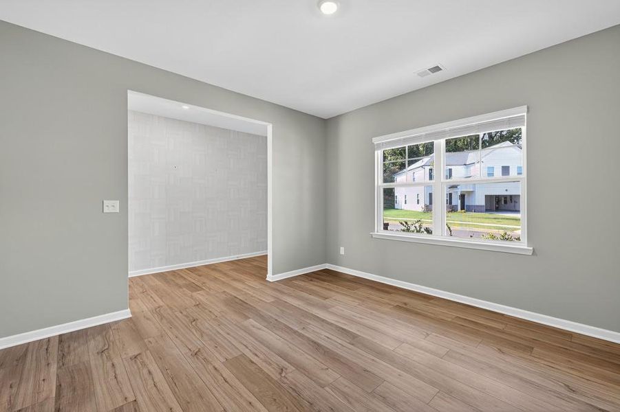 Spacious, unfurnished interior of a new home in Buice Lake, Acworth (Image 20).