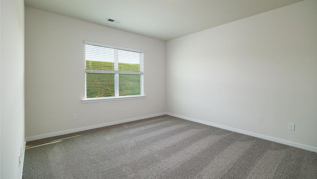 Spacious, unfurnished interior of a new home in Valley View, Waynesville (Image 15).