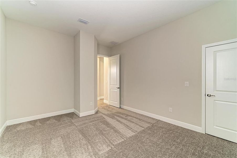 Spacious, unfurnished interior of a new home in North River Ranch, Parrish (Image 34).