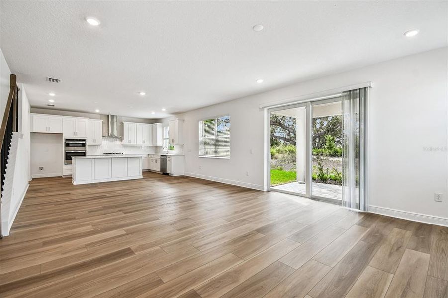 Spacious, unfurnished interior of a new home in Hawkstone, Sarasota (Image 15).