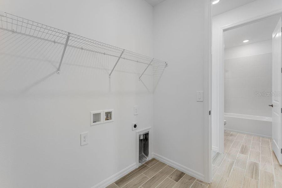 Spacious, unfurnished interior of a new home in Firethorn, Parrish (Image 37).