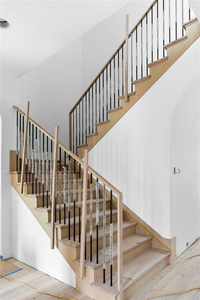 Spacious, unfurnished interior of a new home in , Dallas (Image 12).